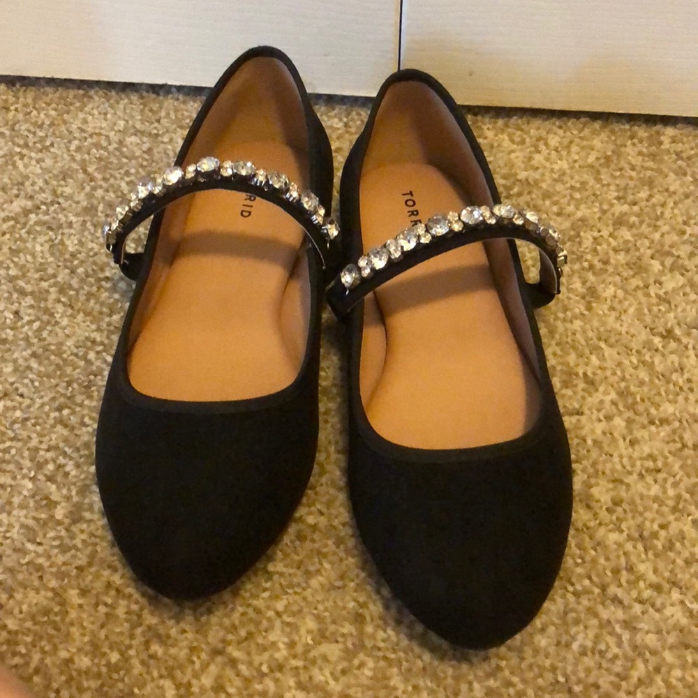 Shoes - Picture 5 of 7